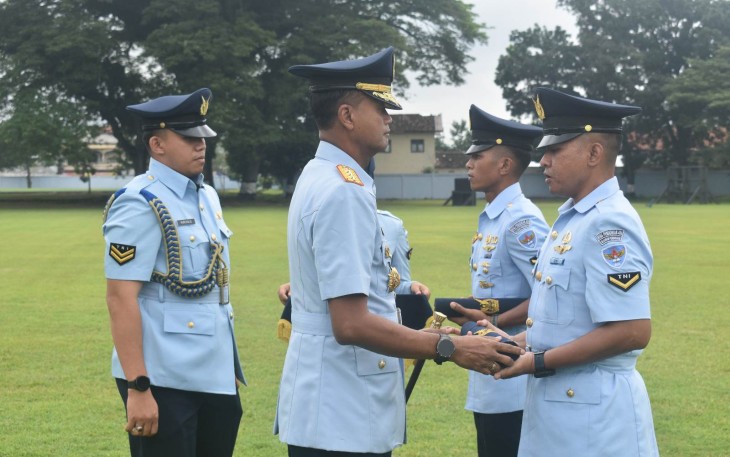 Dankodiklatau Marsdya TNI Dr TBH Age Wiraksono menutup pendidikan, Kamis (15/1)