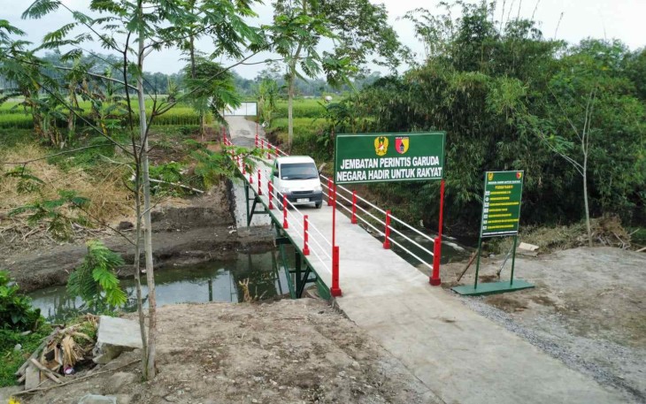 Jembatan perintis garuda di Kabupaten Blitar