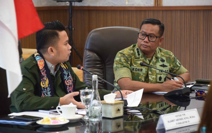 Danrem 083/Bdj Kolonel Inf Kohir bersama anggota Komisi I DPR RI di Malang, Jum'at (6/2)