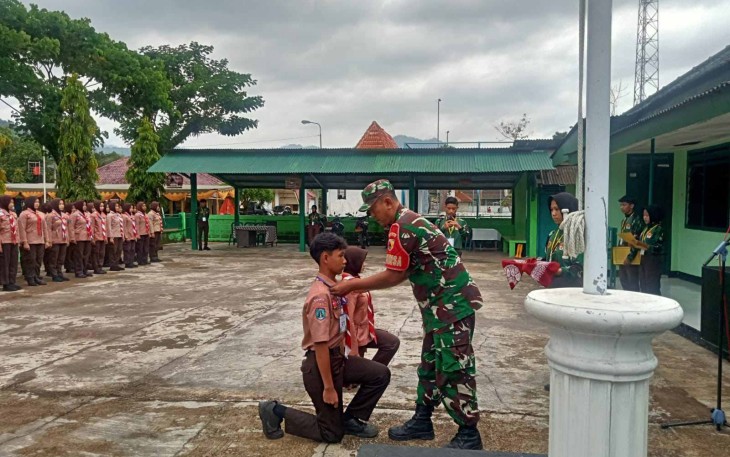 Serma Danang Pimpin Upacara Pengambilan Badge Saka Wira 19