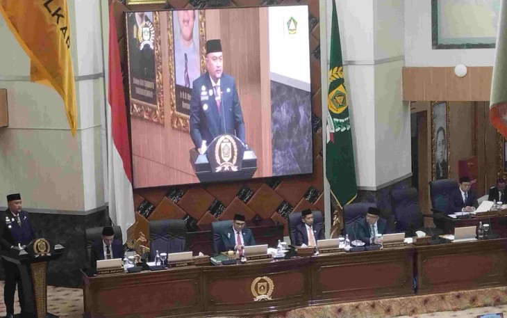 Bupati Kabupaten Bogor Rudy Susmanto saat menyampaikan LKPJ di rapat paripurna DPRD Kabupaten Bogor, Senin (16/3)
