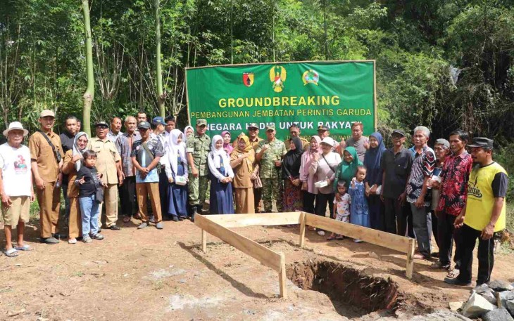 Peletakan Batu Pertama Jembatan Perintis Garuda