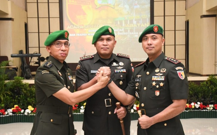 Danrem 081/DSJ Kolonel Arm Untoro Hariyanto foto bersama usai sertijab Dandim 0804/Magetan