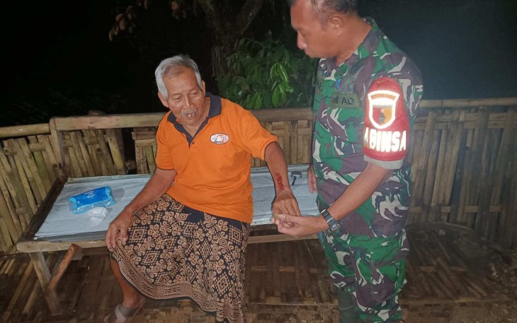 Evakuasi korban penganiayaan wilayah desa binaan 