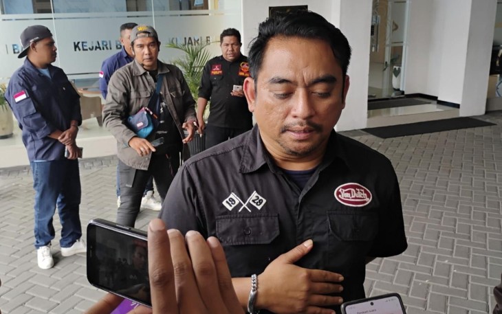 Kasi Intel Kejari Batu, Wisnu Sanjaya memberikan keterangan pers, Selasa (7/4)