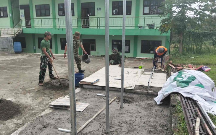 Bangun sarana olahraga di ponpes desa Winong