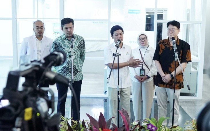 Wamenkes Prof Dante Saksono Harbuwono memberikan keterangan pers di RSUP Fatmawati Jakarta, Jum'at (10/4)