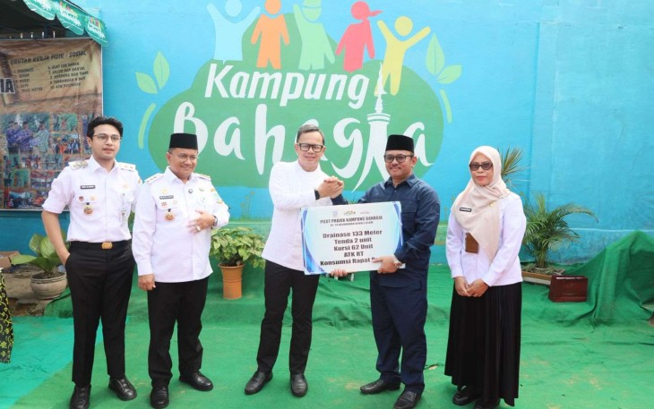 Wamendagri Bima Arya saat memberikan apresiasi, Rabu (15/4)