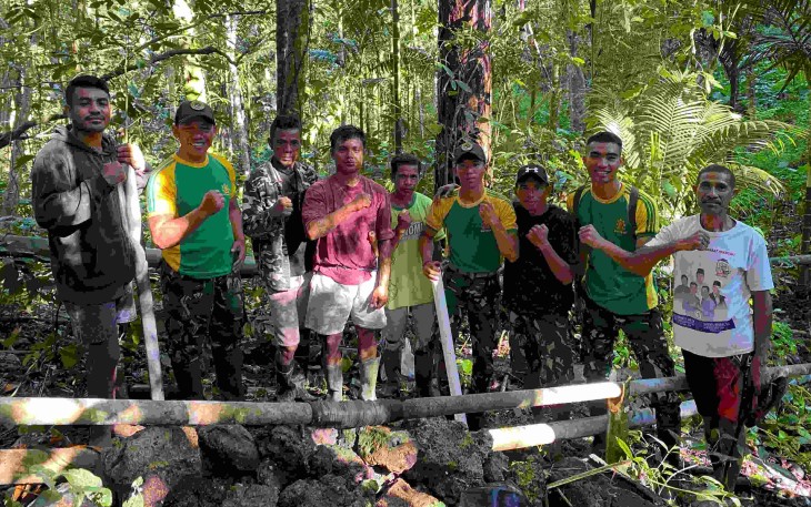 Tuntaskan perbaikan pipa air bersih di perbatasan