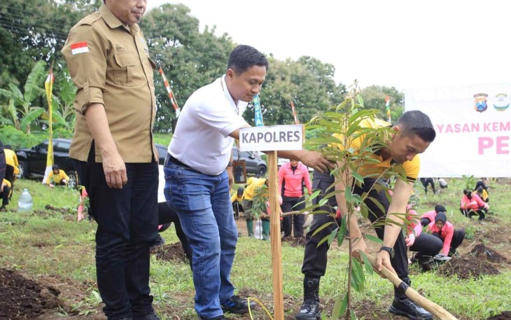 Kapolres Madiun AKBP Kemas Indra Natanegara