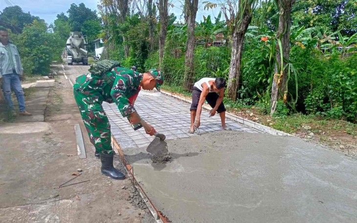 Pengecoran jalan desa