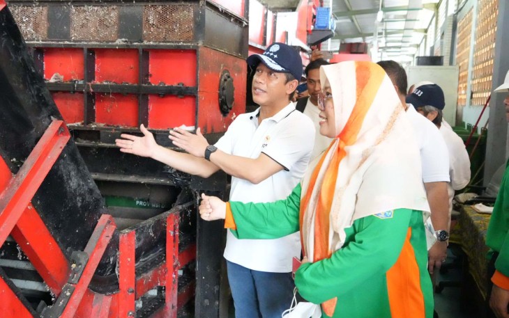 Menteri LH Hanif Faisol Nurofiq