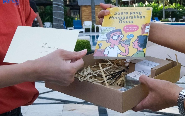 Buku cerita daerah timur Indonesia