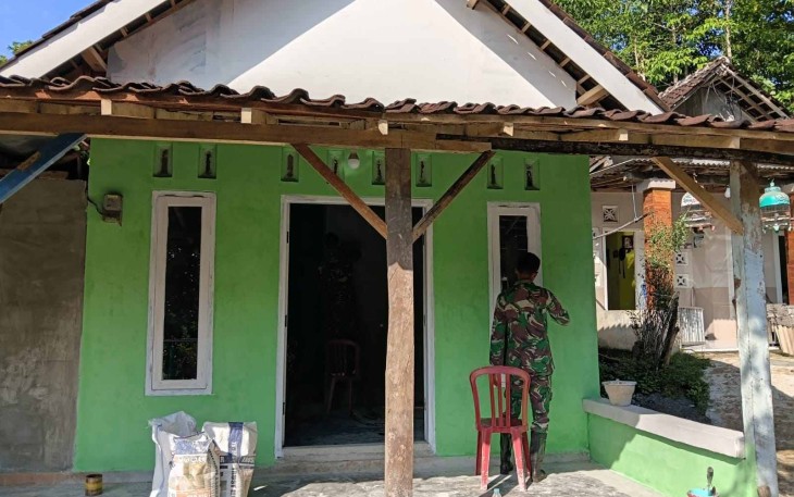 Pengerjaan RTLH Srihayati warga Dusun Klagin