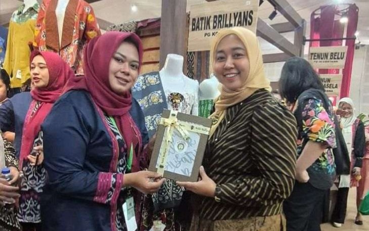 Pelanggan puas atas hasil karya Brilliyans Batik