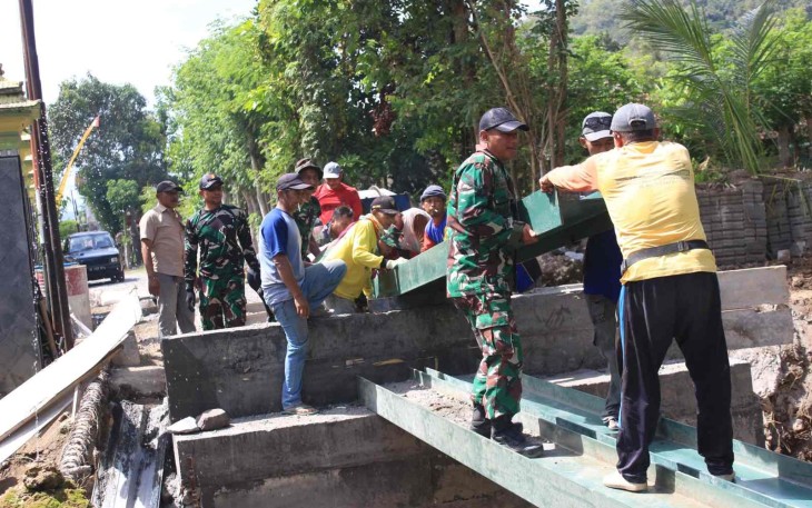 Pengerjaan jembatan garuda klampok 1