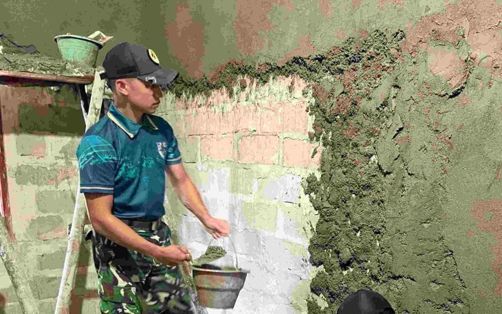 Bangun rumah warga di perbatasan