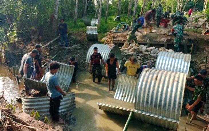 Pembangunan jembatan 