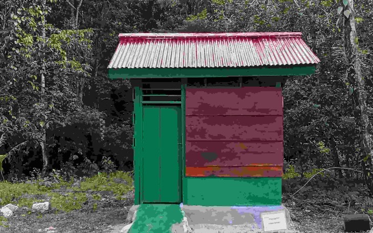 Rumah genset di Kampung Sesor
