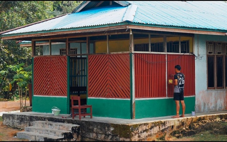Rehab RLTH ibu Diana warga Kampung Sesor