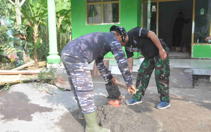 Adukan semen untuk pemasangan keramik