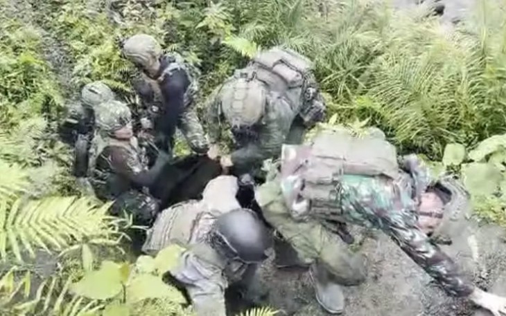 Demi Pulangkan Korban, Prajurit TNI Terobos Medan Ekstrem dan Hadapi Hujan Peluru OPM di Yahukimo