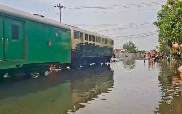 Genangan Air di Pekalongan–Sragi, Pastikan Seluruh KAJJ Daop 7 Madiun Tetap Tepat Waktu