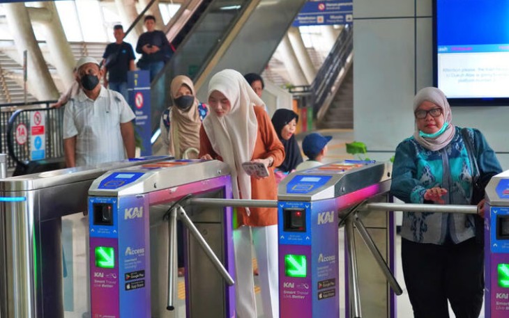 Hari Pertama WFH ASN, Pengguna LRT Jabodebek Turun 10 Persen, Layanan Optimal