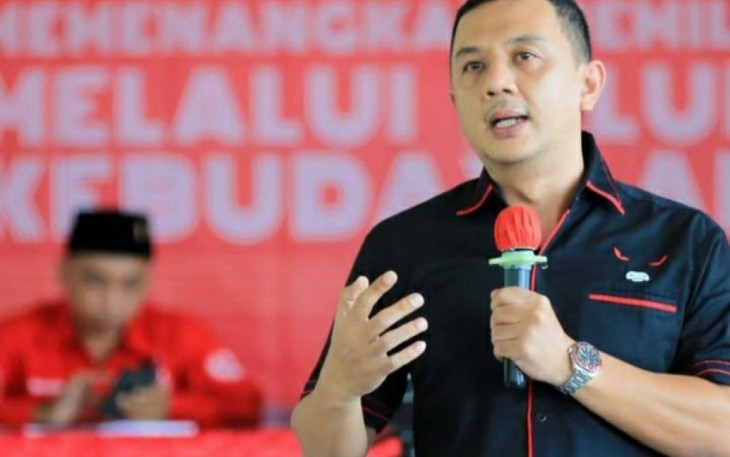 Sekretaris DPD PDIP Jatim Deni Wicaksono