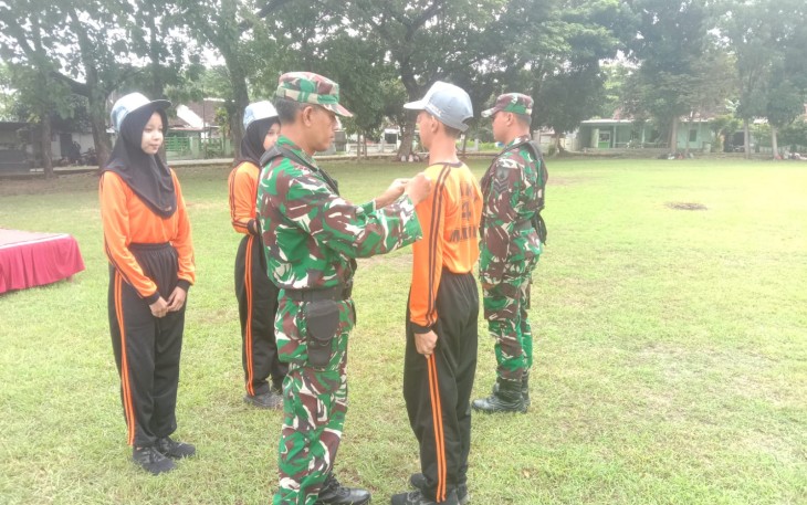 Membentuk Jiwa Disiplin Sejak Dini, Koramil Taman Gembleng Ratusan Siswa SMKN 4 Madiun