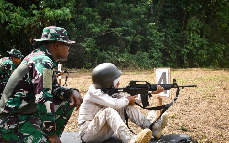 Latihan menembak ASN Kodaeral IX 