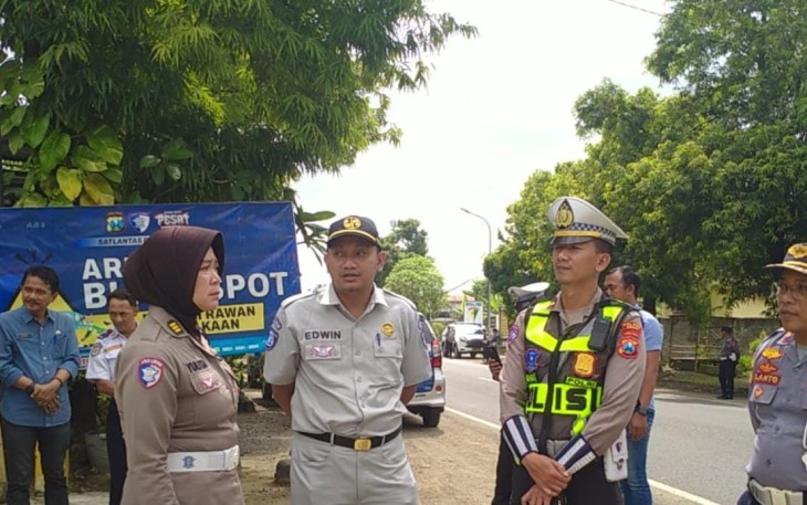 Polda Jawa Timur melalui Direktorat Lalu Lintas (Ditlantas) bersama Satlantas Polres Ngawi melakukan pemetaan daerah rawan kecelakaan (blackspot), troublespot, serta wilayah rawan bencana di Kabupaten Ngawi, Jumat  (30/1/2026) 