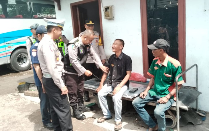 Pengecekan kesehatan supir angkutan umum di Kabupaten Bondowoso 
