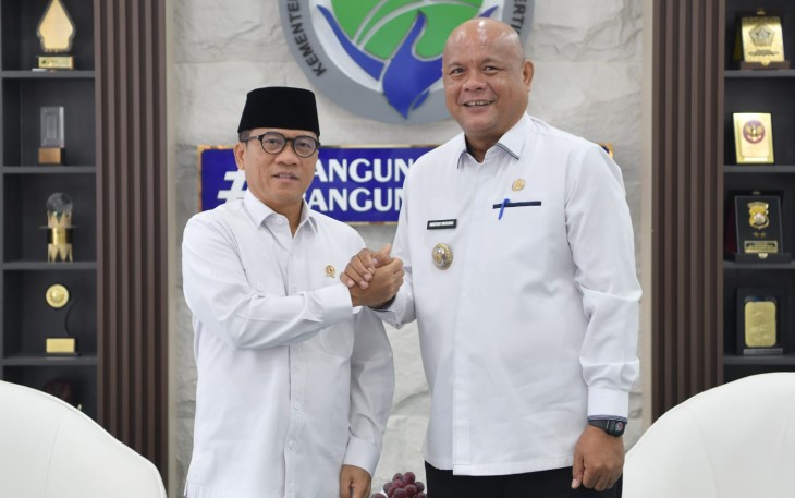 Menteri Desa dan Pembangunan Daerah Tertinggal (Mendes PDT) Yandri Susanto menerima audiensi Bupati Nias Utara Amizaro Waruwu di ruang kerjanya, kantor Kemendes PDT, Jakarta Selasa (10/2/2026)