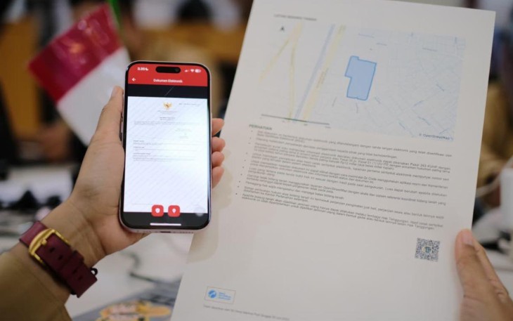 Pengecekan data sertipikat tanah melalui smartphone