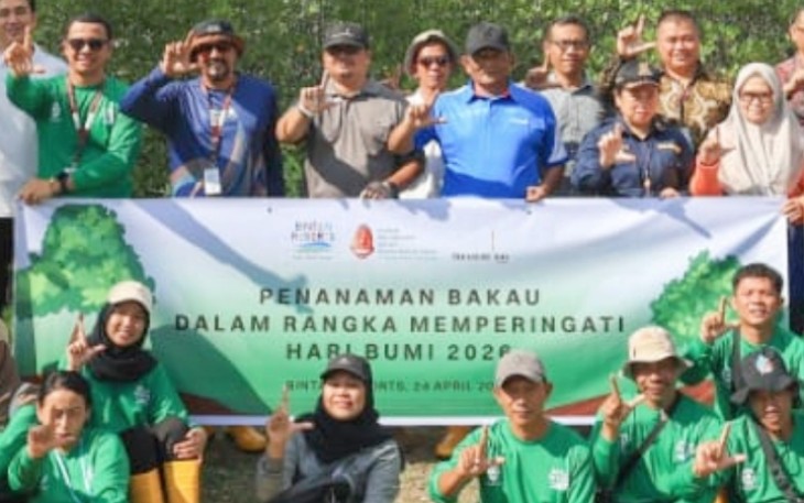 Bandar Bentan Telani Tanam 1000 Bibit Bakau  Untuk Perkuat Ketahanan Pesisir