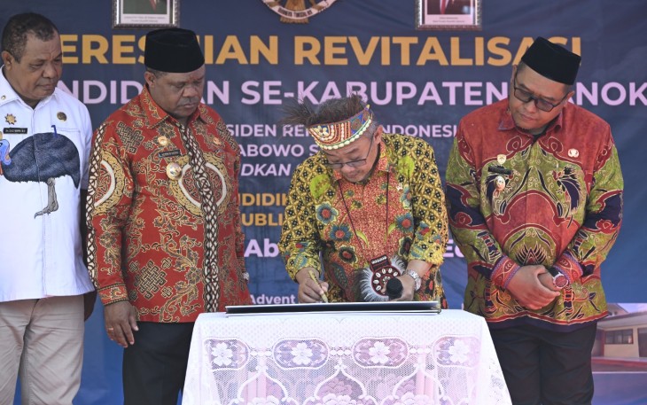 acara Peresmian Revitalisasi Satuan Pendidikan se-Kabupaten Manokwari, di SMP Advent Manokwari, Kamis (28/5)