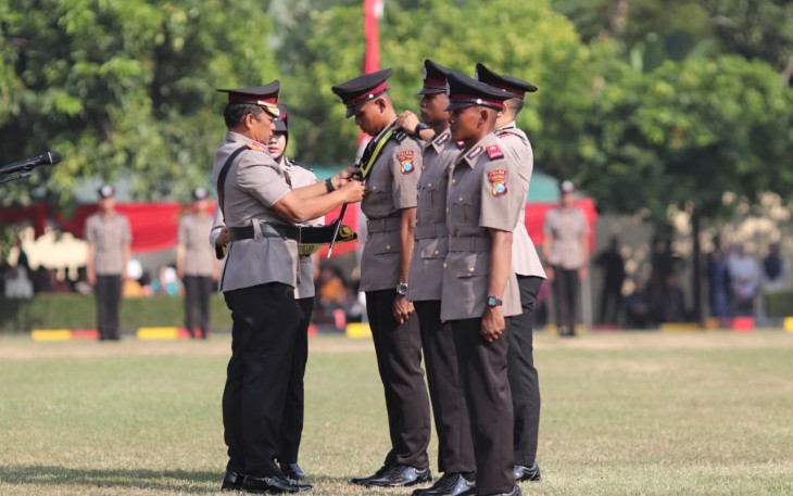 Anak Buruh Tani Jadi Lulusan Terbaik Predikat Cendekia Bintara Kemampuan Brimob di SPN Polda Jatim