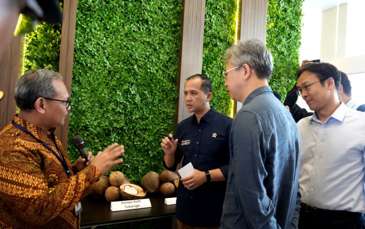 Menteri Transmigrasi Ajak Dubes Tiongkok Tinjau Sentra Kelapa, Ekosistem Ekonomi Baru Tumbuh di Halmahera Utara