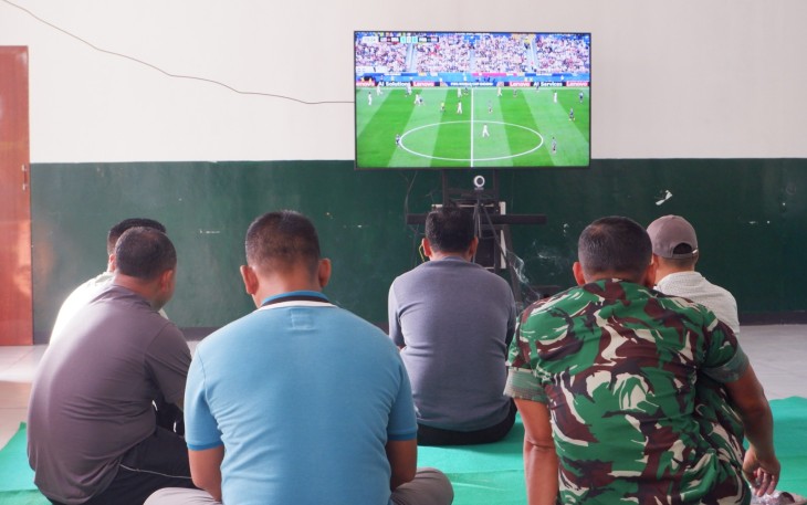 Kodim 0801/Pacitan Gelar Nobar Piala Dunia Bersama Masyarakat 