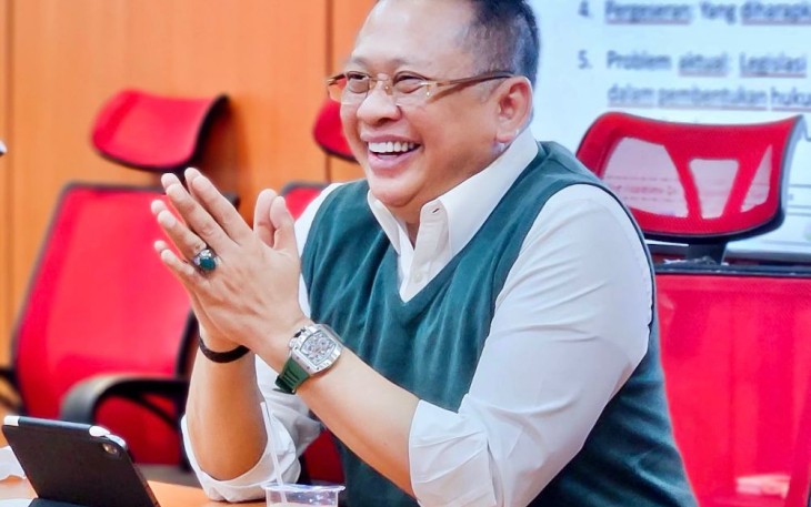 Bambang Soesatyo, Anggota DPR RI/Ketua MPR RI ke-15/Ketua DPR RI ke-20/Ketua komisi III DPR RI ke-7/Dosen Pascasarjana (S3) Ilmu Hukum Universitas Borobudur, Universitas Jayabaya dan Universitas Pertahanan (Unhan)