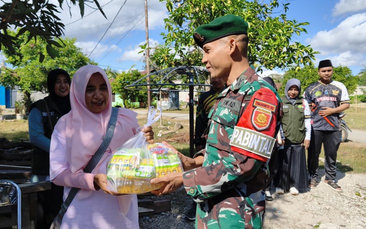 Yonarmed 12 Kostrad Perkuat Kemanunggalan dengan Aksi Sosial Jumat Berkah