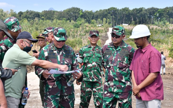 Dandim Ponorogo Dampingi Tim Pengawas Pembangunan Brigif / Yonif TP 530/RK Ponorogo