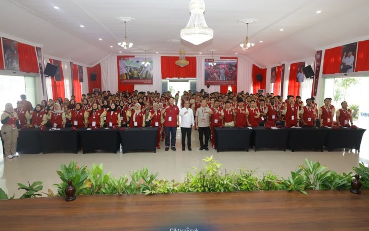 Menteri Pendidikan Tinggi, Sains, dan Teknologi (Mendiktisaintek), Brian Yuliarto, saat memberikan kuliah umum pada Diklat Pratama Angkatan I Dewan Pimpinan Pusat Gerakan Mahasiswa Pelajar Kebangsaan (DPP GMPK), yang diikuti kader GMPK dari berbagai provinsi di Indonesia, Jumat (3/7)