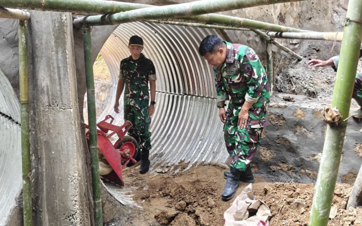Tinjau 2 Lokasi Jembatan Di Nawangan, Dandim 0801/Pacitan Terus Tingkatkan Perekonomian Wilayah