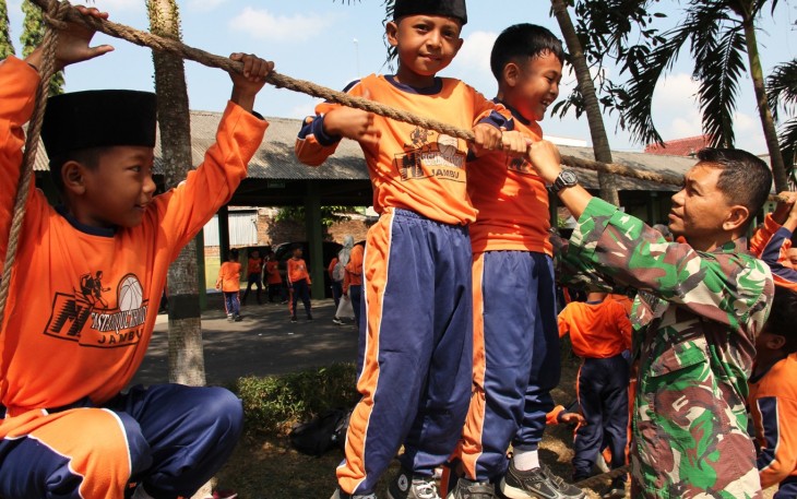 Kodim 0806/Trenggalek Hadirkan Outing Class Edukatif, Kenalkan Dunia Militer kepada Siswa MI Fastabiqul Khoirot