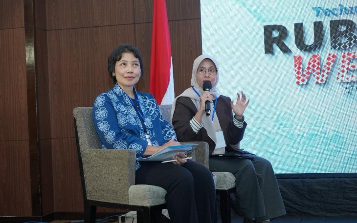 Dr. Laksmi sebagai pembicara dalam kegiatan Rubber Week yang diselenggarakan oleh PTPN (PT Perkebunan Nusantara)