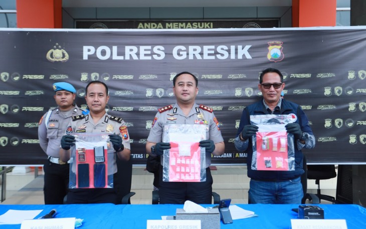 Polres Gresik Bongkar Peredaran Narkoba Sistem Ranjau, Dua Kurir Sabu Diamankan