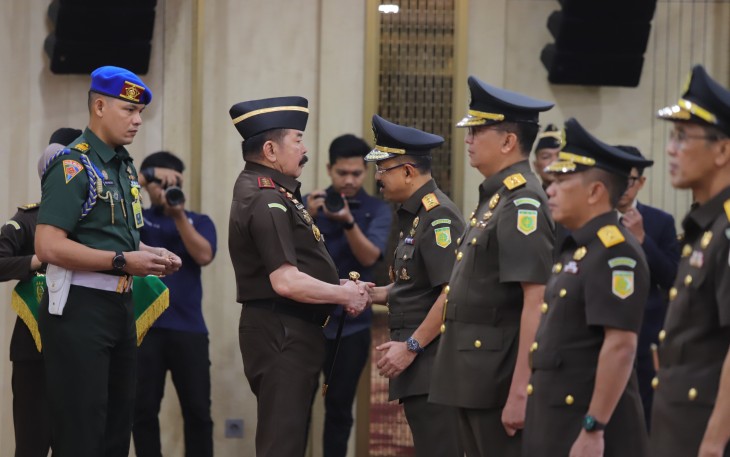 Jaksa Agung Lantik Pejabat Utama Kejaksaan Agung, Ingatkan Pesan Jaga Soliditas dan Perkuat Marwah Institusi  