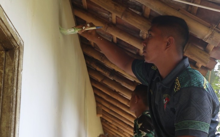 Tahap finishing RTLH milik ibu Sumana